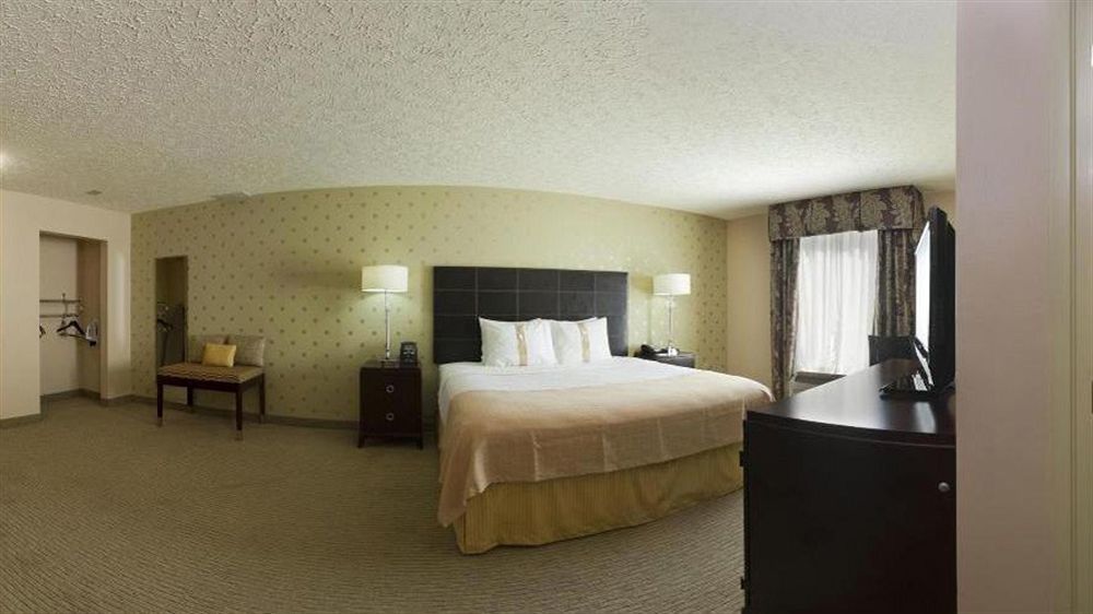 Holiday Inn Bloomington-University Area By Ihg Exterior photo